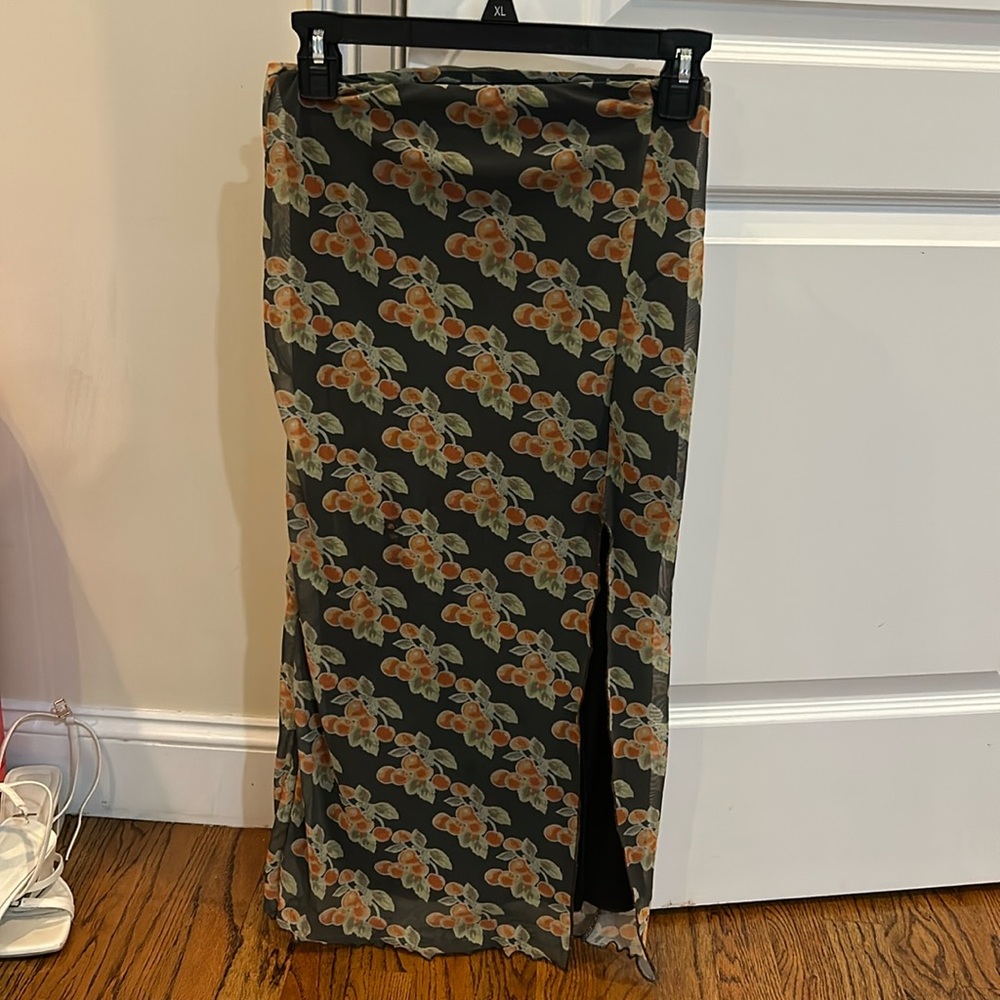 Urban Outfitters XS Midi skirt